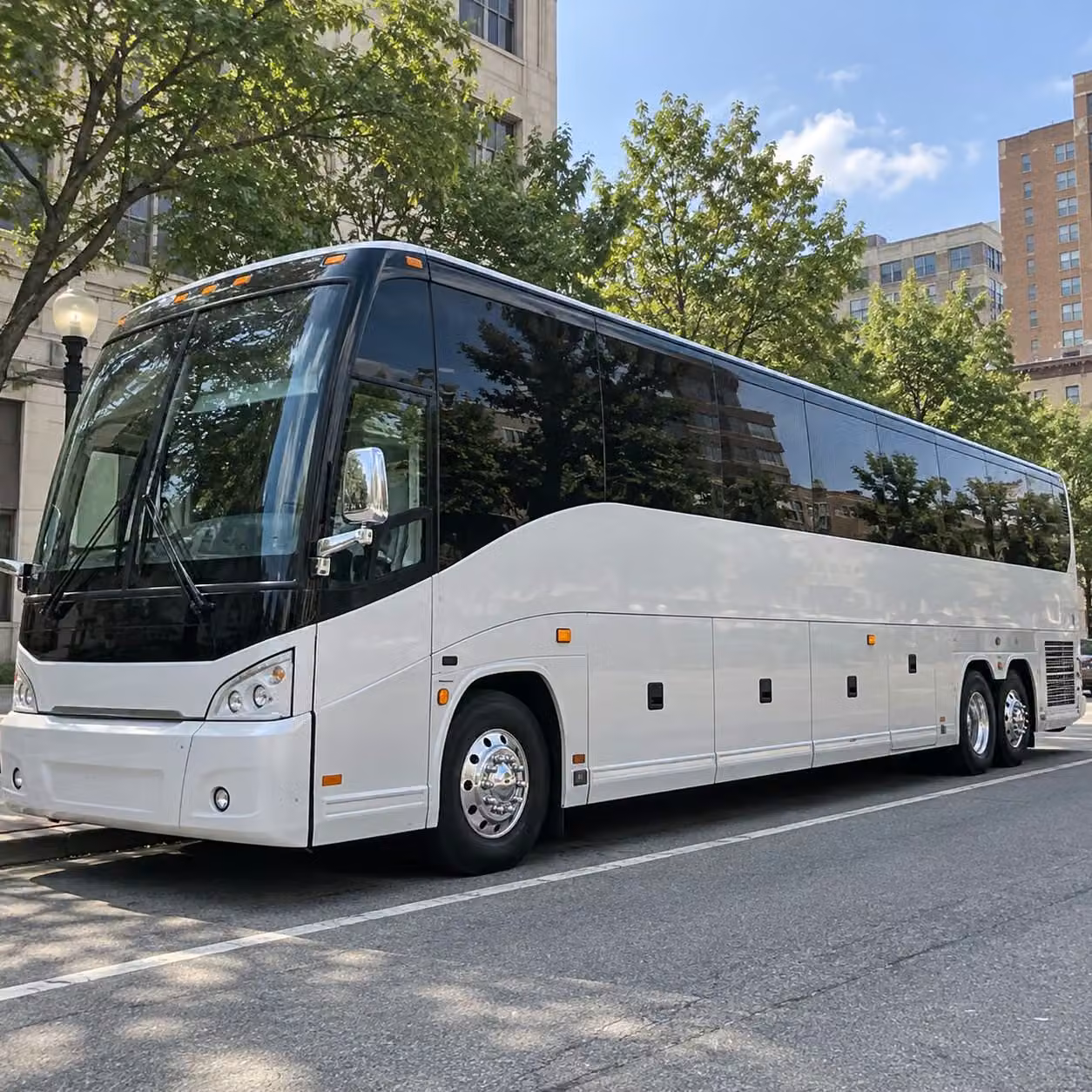 motorsports fan shuttles to thermal club and surrounding tracks